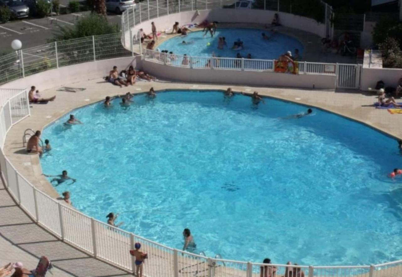 T2 Au Lagon Bleu Piscine/Ascenseur Le Grau-du-Roi Kültér fotó
